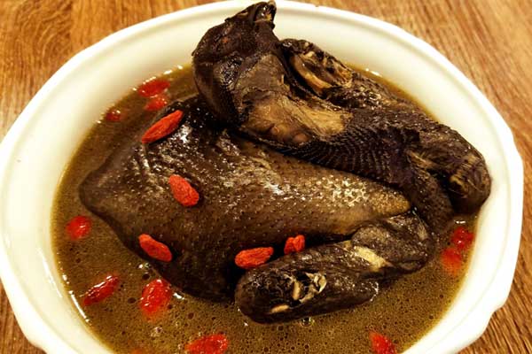 養生藥膳烏骨雞